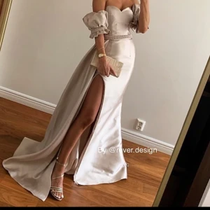 Festklänning  - Festklänning by rever design  Storlek 34-36