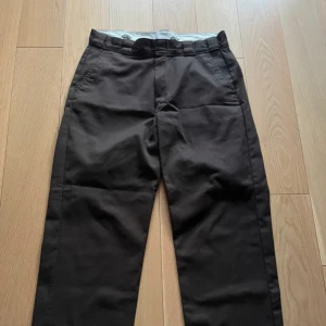 Nya dickies - Bara använda några gånger, som nya. Säljer eftersom dom inte passar.