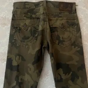 True Religion Camo pants 34x33  Seen On Chief keef And Grave Man Classic Pair and Must have for the Real Truey Fiends.  Waist - 46cm Inseam - 84cm Leg opening - 24cm  