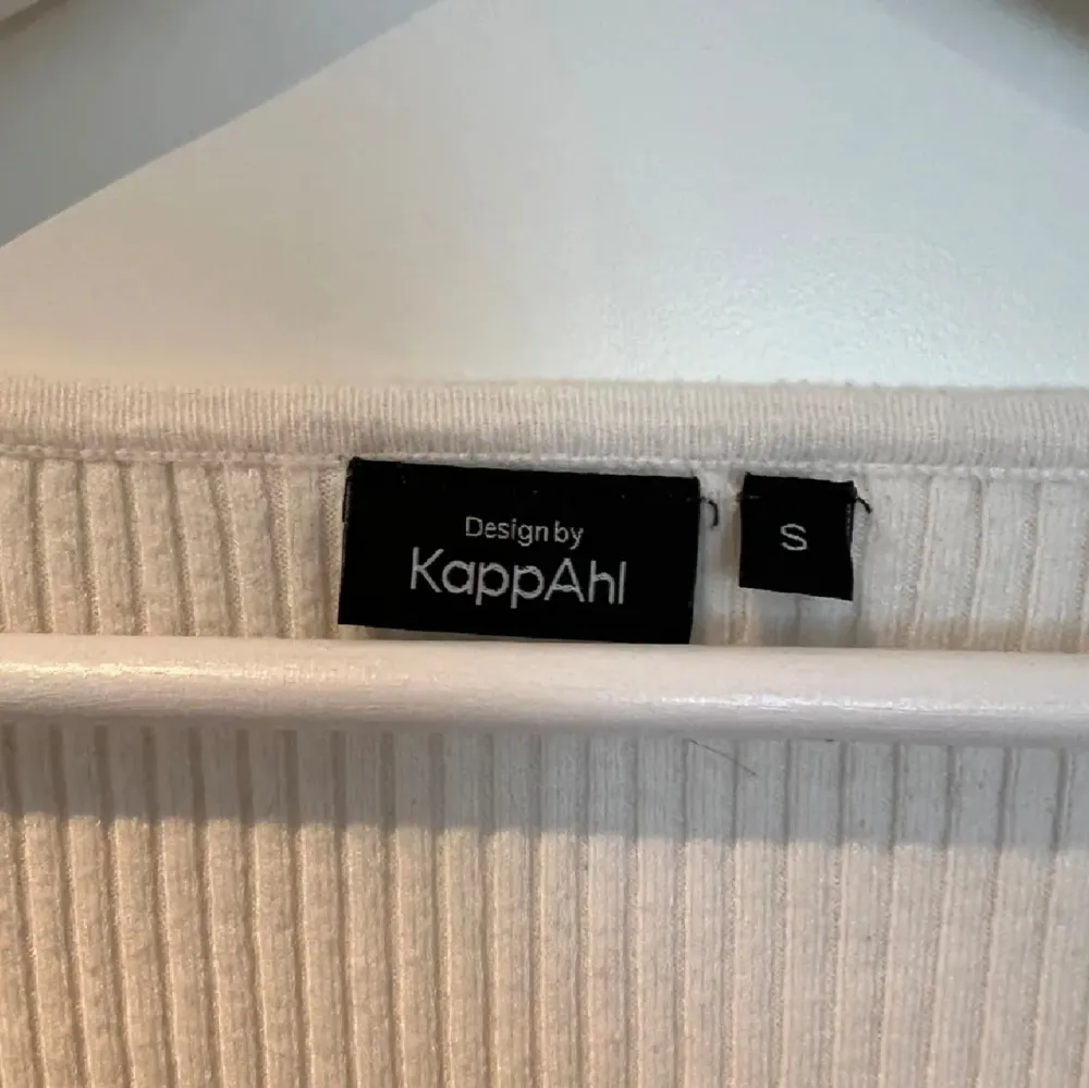 snygg långärmad tröja från Kappahl!. Tröjor & Koftor.