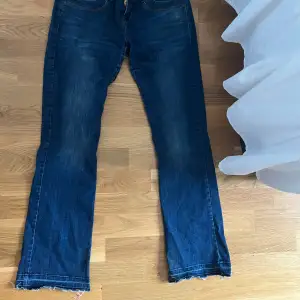 Low waist jeans från Lbt  Storleken är 28x30