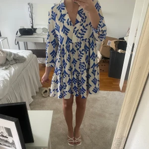 Klänning  - Så så så fin klänning från zara🌸