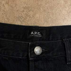 A.P.C. jeans i modellen Low Standard, fint skick Storlek: 30