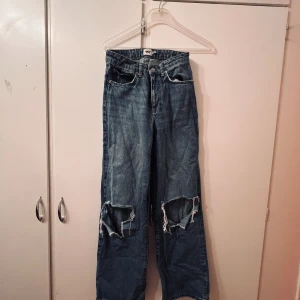 Y2k ripped baggy jeans - Har haft dessa jeans i ett bra tag för ”när jag går ner i vikt” motivation, men aldrig riktigt nått mitt mål!