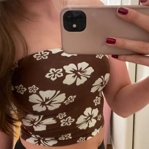 hibiskus tub topp - fin topp till sommaren, bra skick🌺