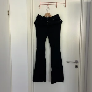 Svarta bootcut jeans - Helt oanvända Bootcut jeans från lager 157💕