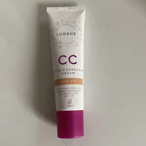 Säljer min CC cream från lumene! Den kommer inte till någon användning så jag säljer den! Använd endast 2 gånger och den är nästan helt full. Pris kan diskuteras💓💓