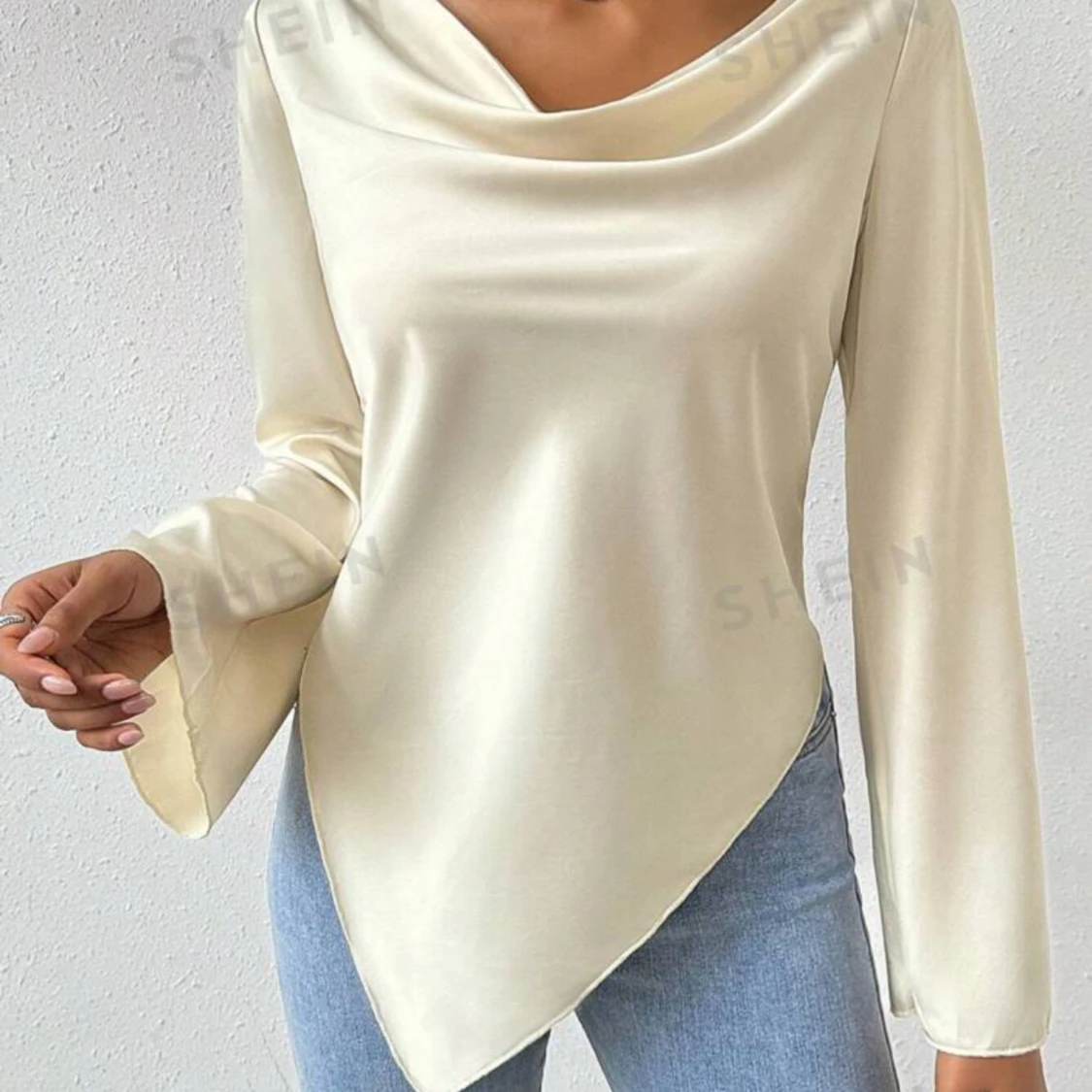 Apricot blus 