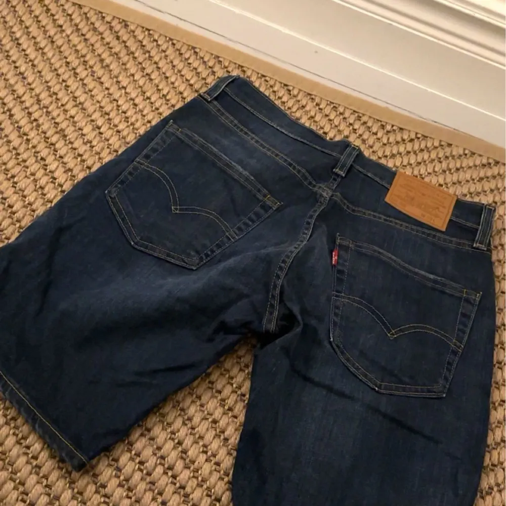Levis jeansshorts strl W 29 Nya!!. Shorts.