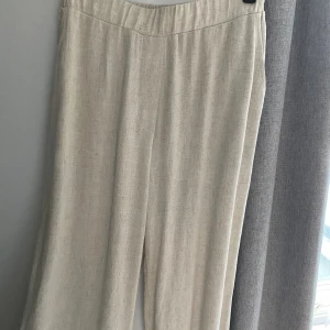 Linnebyxor 150kr - Linnebyxor 150kr, alldrig använt helt nya, märke: isay ❣️