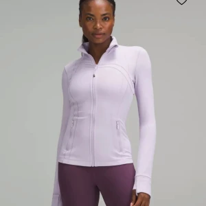 Define jacket  - Säljer min helt nya lululemon define jacket i size 10 med prislappen kvar.  Obs fullt pris som gäller så kommer ej att gå ner i pris!  Först till kvarn så passa på! 