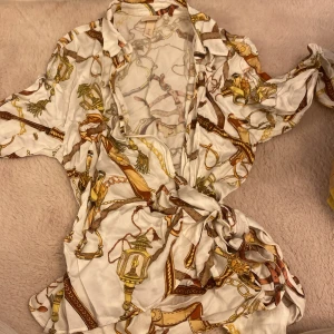 Omlott blus  - Använd skick