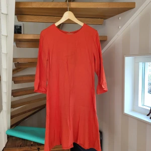 Sommarklänning  - Helt ny klänning, lapp fortfarande på. 