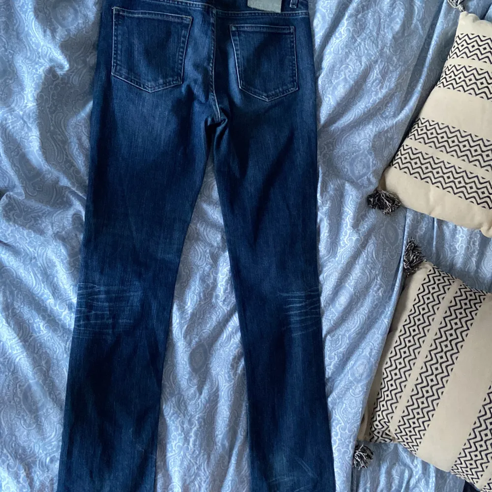 Helt nya boot cut jeans. De passade inte när jag köpte de. Men annars jätte fina❤️❤️. Jeans & Byxor.