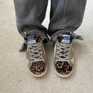 Golden Goose sneakers - Sneakers från golden goose i storlek 36. Helt galet snygga och unika!! Sjukt bra skick