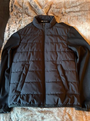 Zara Cardigan - Skön jacka. Pris kan diskuteras. Aldrig använd. 