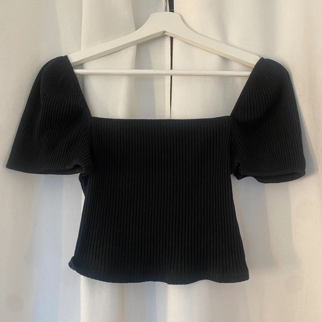 Topp med puffärm - 91