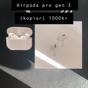 hörlurar + gratis laddare - Info står i bilden, jag fick de från en kompis men jag hade tyvärr redan ett par hörlurar så de är helt oanvända. Originalpris: 1800kr