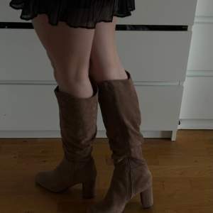 Supersnygga bruna boots från Jenny fairy! Aldrig använda. Storlek 38! Lika de som finns på Nelly (sista bilden)