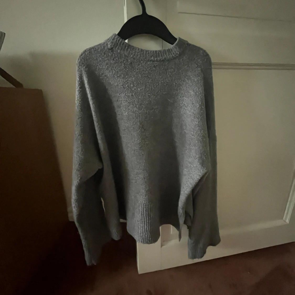 Stickad tröja 🤍🩶 - 90