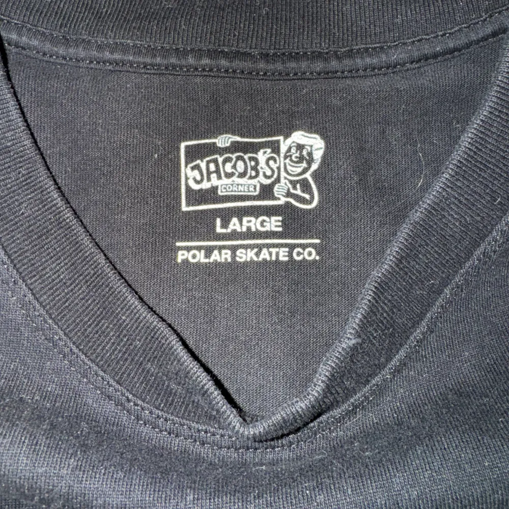Sjyst t-shirt från polar skate co. Storlek L, (den är lite smutsig men det tvättas lätt bort i en maskintvätt). T-shirts.