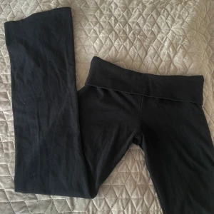 Yoga pants  - Svarta yoga pants från brandy Melville 🧘‍♀️ (priscilla pants)