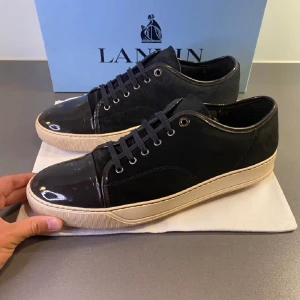 Lanvins - Tjena säljer mina lanvins, priset kan diskuteras vid snabb affär. Skick 8/10