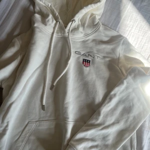 Vit gant Hoodie  - Oanvänd vit gant Hoodie, oanvänd 