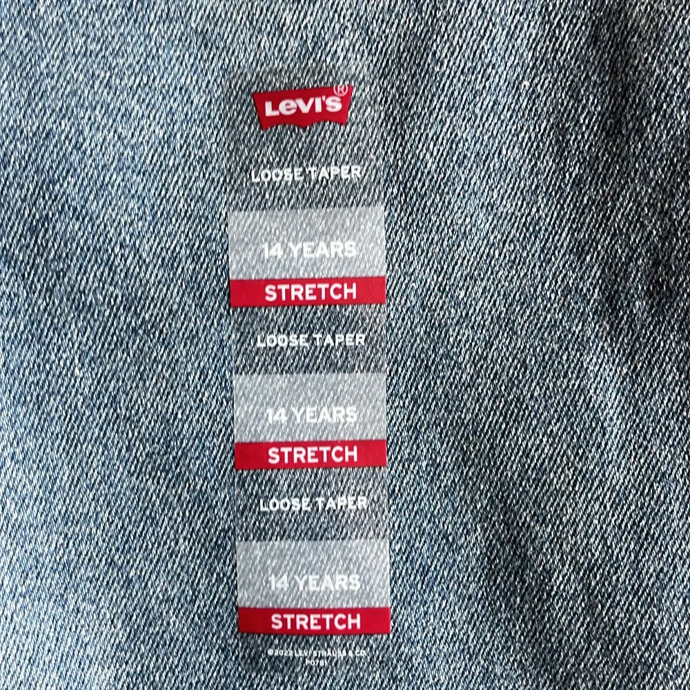 Hej. Säljer mina Levis jeans som aldrig är använda skick 10/10 stl 164. Jeans & Byxor.