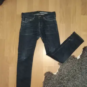 Slim denim jeans från h&m. 8/10 skick mått på 2'a bilden