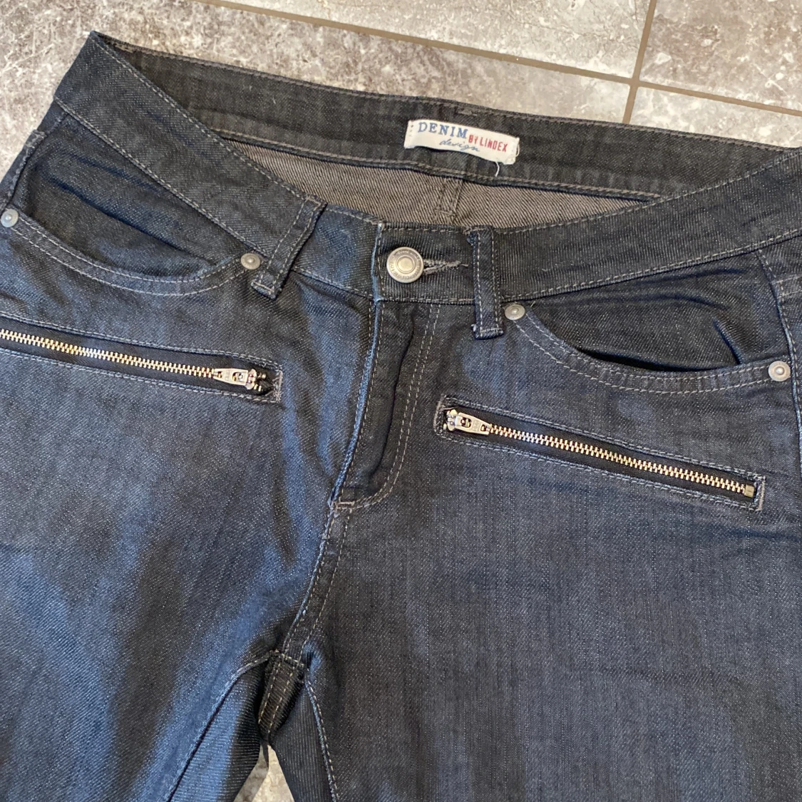 Mörkblåa jeans  - 90