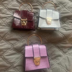 Mini väskor  - 65kr/st Aldrig använda  Priset går att diskutera 