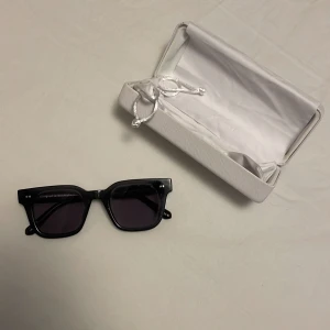 Chimi 04 - Chimi 04 dark grey  Priser är ej hugget i sten Kan posta men du står för det Allt OG. Hör av er för fler bilder. Mvh/Maddox  