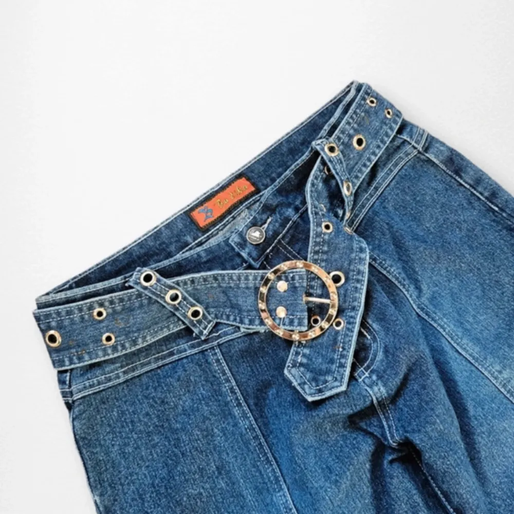 Helt nya vintage byxor med bälte som är helt perfekta!! Midjemått= 37 cm rakt över, innerbenslängd= 83 cm <3 pris kan diskuteras!. Jeans & Byxor.