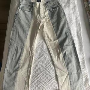 Jeans från boohoo  - Jeans från boohoo, finns inte kvar att köpa längre. Pris kan diskuterades. 