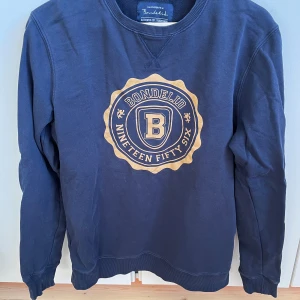 Collage tröja - Bra skick 