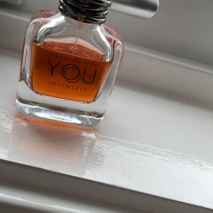 Parfym  - Den är bra på vintern 30 ml och finns ungefär tre fjärdedelar kvar