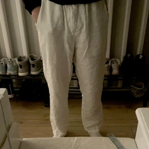 Linnebyxor - Linnebyxor i nyskick från akryl storlek M