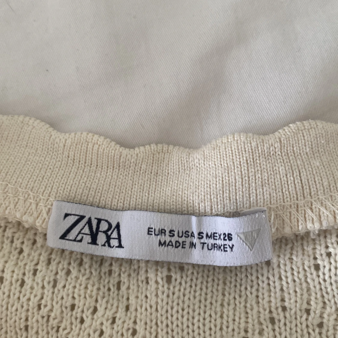 Vit mönstrad kortärmad tröja  - 91