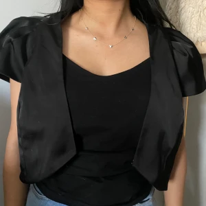 Bolero  - Fin bolero som inte kom till användning. I fint skick 💞