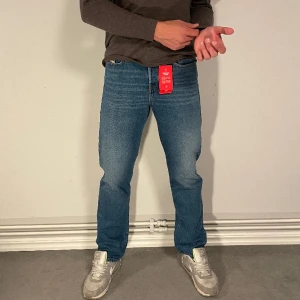 Diesel jeans  - 38. Hej! Säljer nu dessa helt nya diesel jeans. Modellen är 188cm Nypris 1599