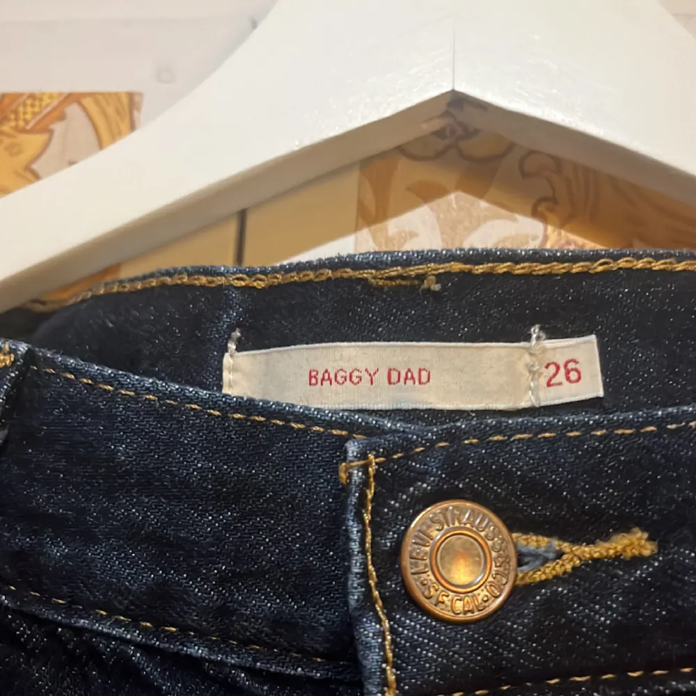 Har använt dem några gånger bara, inga tecken på slitage Size: W26 L30  . Jeans & Byxor.