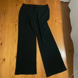 Kostymbyxor  - Svarta kostymbyxor från Kappahl, fint skick  