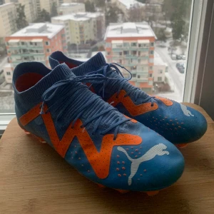 Fotbollskor puma future  - I väldigt bra skicka dom ny storlek 42 men känns som 42,5   Priset kan diskuteras 