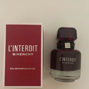 givenchy l’interdit rouge parfym - använd kanske 5 sprut🫶