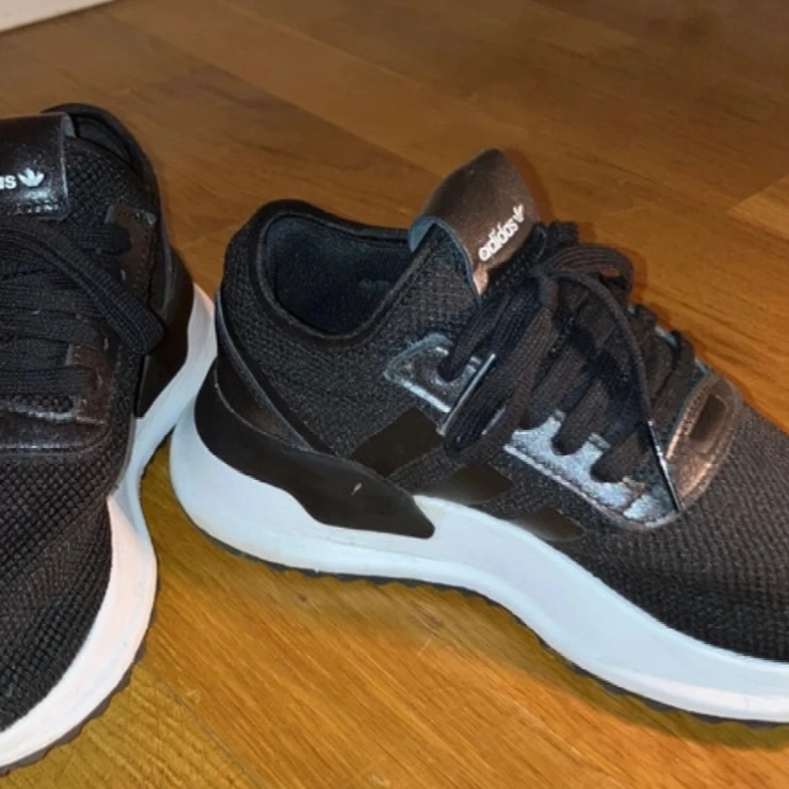 Adidas skor stl 36 - 91