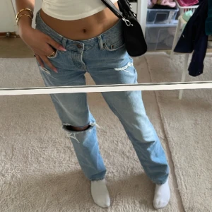 Jeans  - Fina jeans som inte längre kommer till användning ifrån lager 157! Dom är limited edition därför finns dom inte längre på lager 157! Jag är 175 som referens❤️