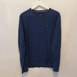 Tommy Hilfiger tröja - Storlek XS. Tröjan är i bra skick.