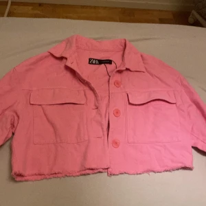 Jeans jacka  - Jättefin jacka den är inte använda. 