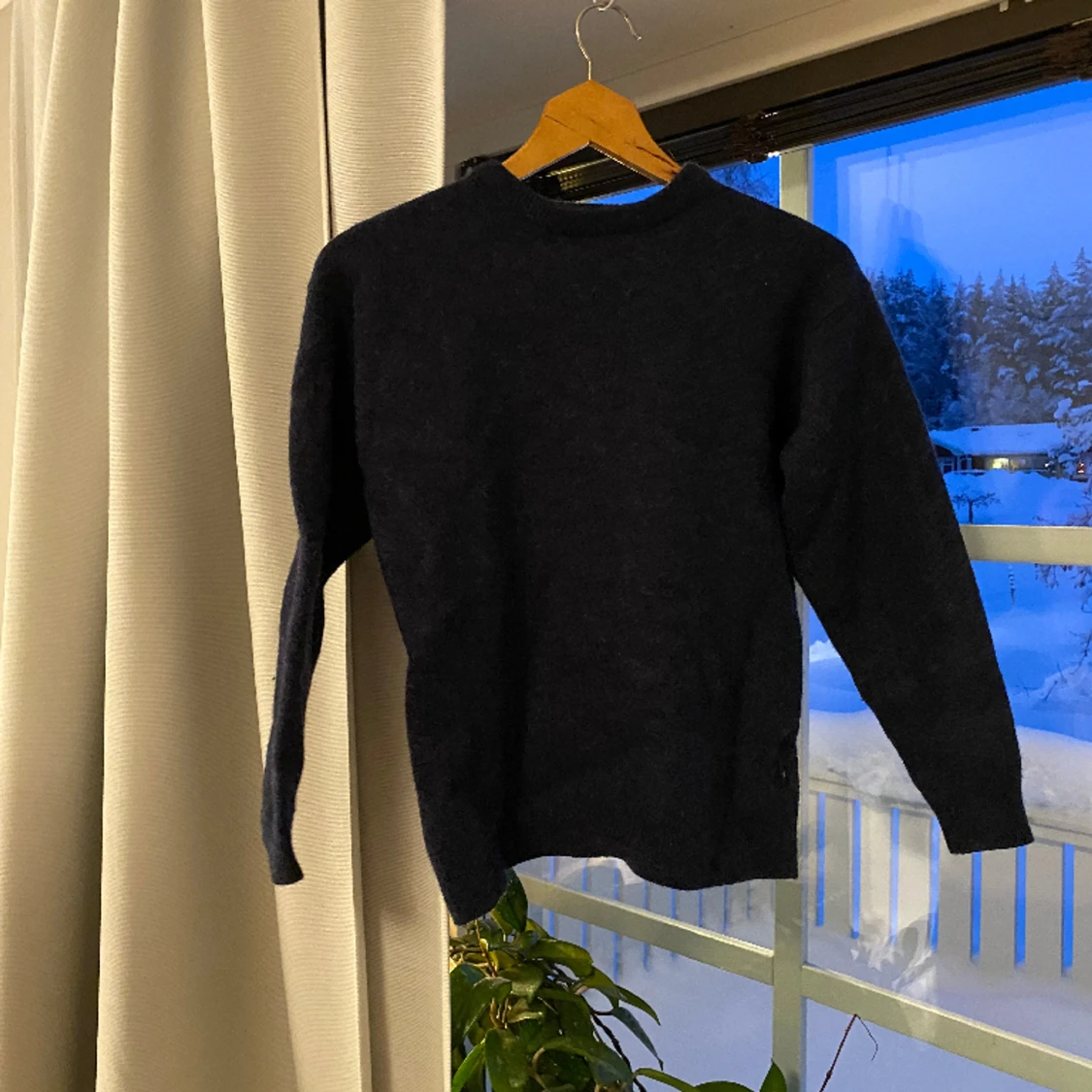 Marinblå ulltröja - 90